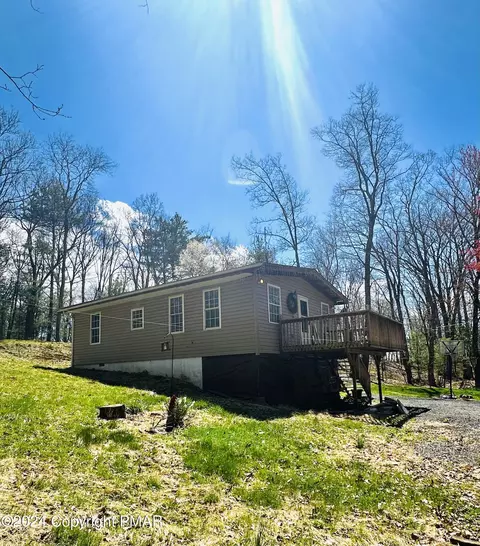 180 Michelle Ln, Bartonsville, PA 18321