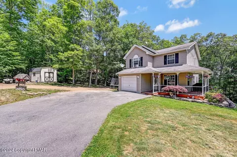 43 S Crown Point Dr, East Stroudsburg, PA 18302