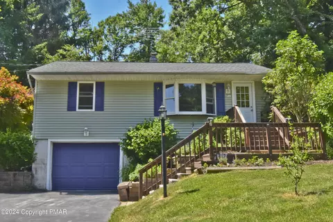 28 Brush Dr, East Stroudsburg, PA 18302