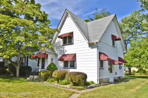 226 Lee Ave, Stroudsburg, PA 18360