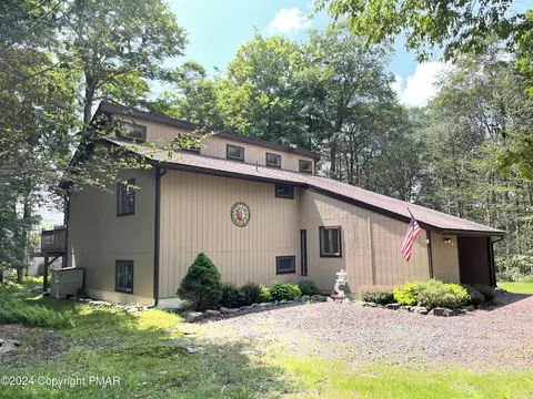 78 Ingrid Dr, Clifton Township, PA 18424