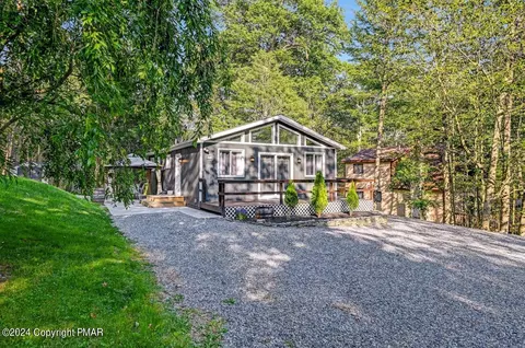 106 Violet Pl, Tobyhanna, PA 18466