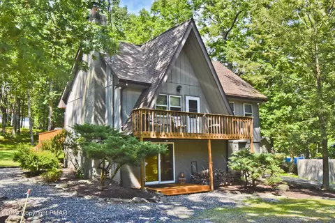 211 Bromley Rd, Henryville, PA 18332