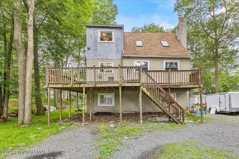 7128 Glouster Rd, Tobyhanna, PA 18466