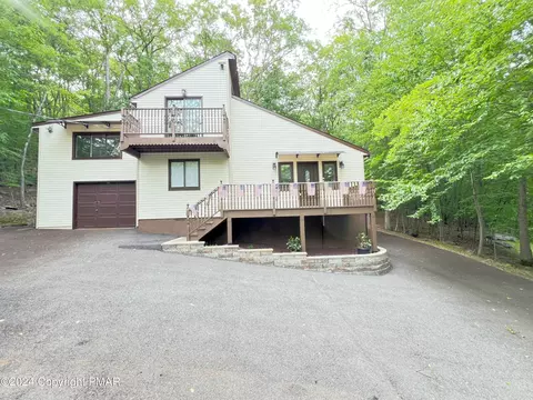 3108 Cherry Ridge Rd, Bushkill, PA 18324