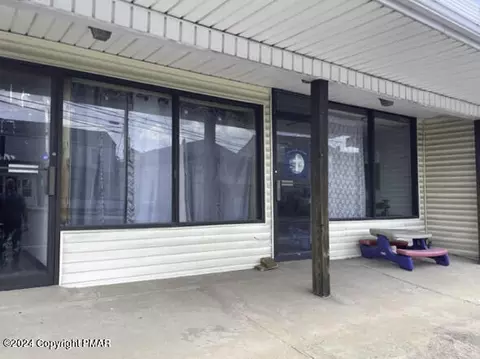 5 Broad St, Beaver Meadows, PA 18216