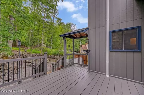 6039 Decker Rd, Bushkill, PA 18324 photo 12