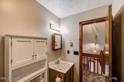6039 Decker Rd, Bushkill, PA 18324 photo 59
