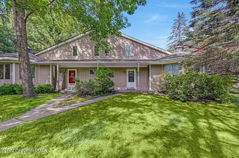 2303 Jester Ct, Tobyhanna, PA 18466