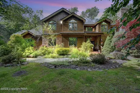 3143 Paul Bunyan Trl, Pocono Pines, PA 18350