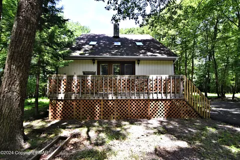 161 Brier Crest Rd, Blakeslee, PA 18610