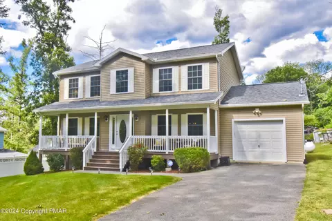 4 Hillside Ct, East Stroudsburg, PA 18301