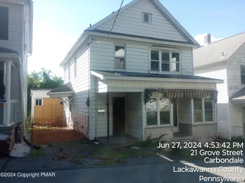 19 Grove St, Carbondale, PA 18407