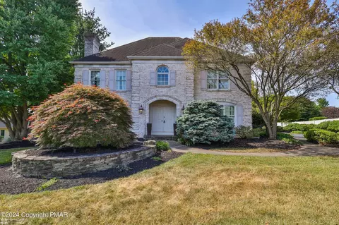2724 Kingsbridge Ln, Allentown, PA 18103
