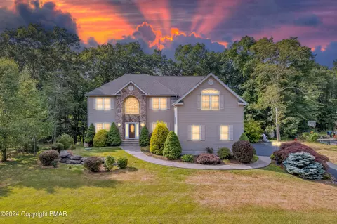 121 Lorne Dr, East Stroudsburg, PA 18301