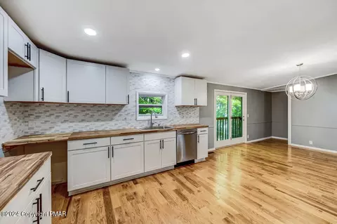 81 Lake Ln, East Stroudsburg, PA 18301