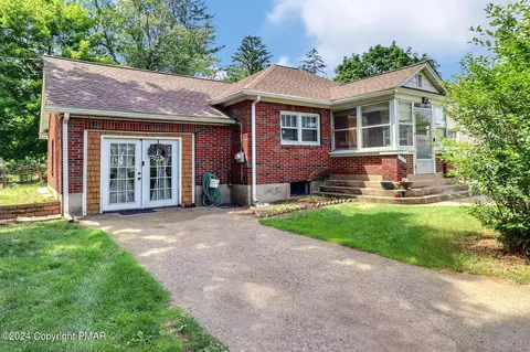 145 Leafy Greene St, Stroudsburg, PA 18360