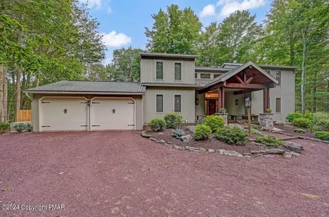 135 Golfers Way, Pocono Pines, PA 18350