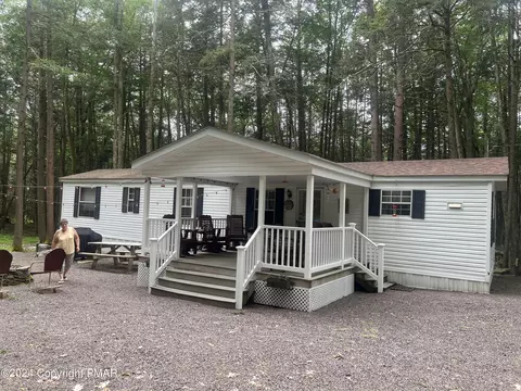 671 Plank Rd, Tafton, PA 18464