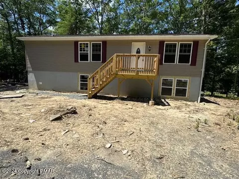 123 Cranborne Ct, Bushkill, PA 18324