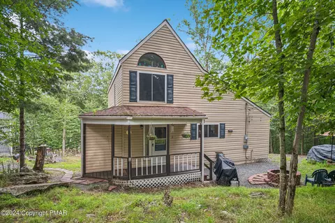 103 Blueberry Ct, Lackawaxen, PA 18435