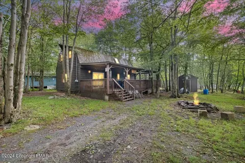 24 Peace Pipe Way, Gouldsboro, PA 18424