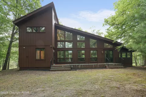 141 Lincoln Rd, East Stroudsburg, PA 18302