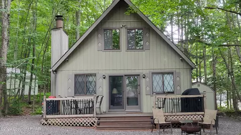 54 Deerfield Rd, Lake Ariel, PA 18436