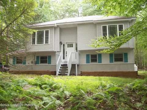 111 Ash Ln, Milford, PA 18337