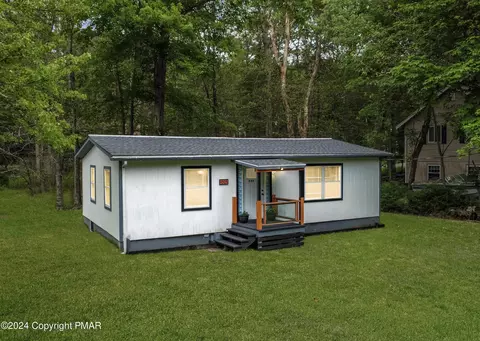 4505 Briarcliff Ter, Tobyhanna, PA 18466