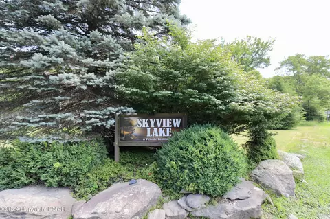 View Lot 827 Drive, Greentown, PA 18426