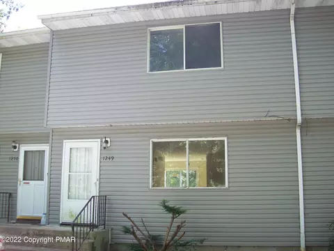 1249 Chateau Dr, East Stroudsburg, PA 18302