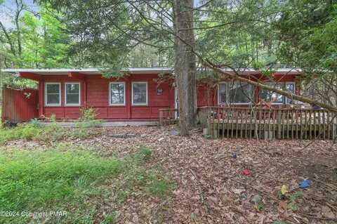 2331 Woodcrest Dr, East Stroudsburg, PA 18302