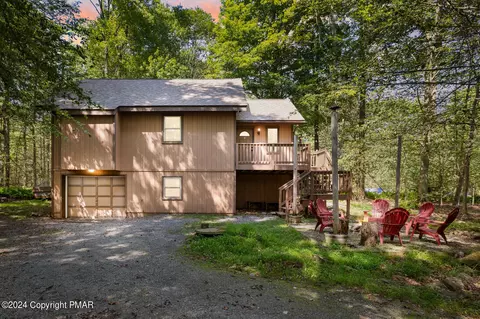 3116 Neshaming Dr, Pocono Lake, PA 18347