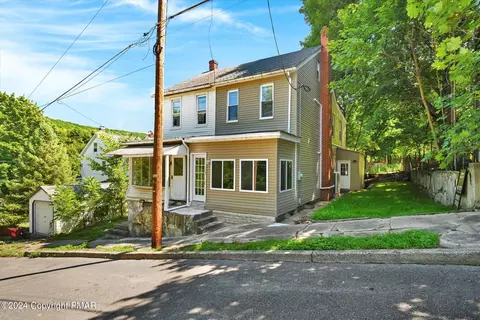 115 7th St, Coaldale, PA 18218