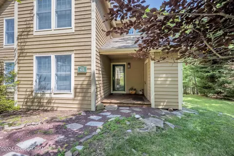 472 Spruce Dr, Tannersville, PA 18372