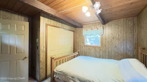 239 Saunders Dr, Bushkill, PA 18324 photo 7