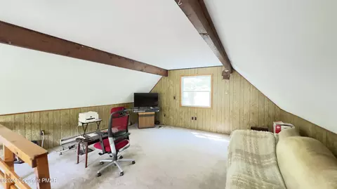 239 Saunders Dr, Bushkill, PA 18324 photo 10