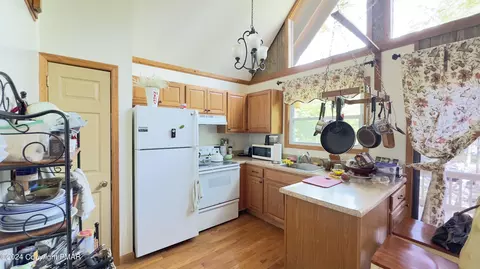 239 Saunders Dr, Bushkill, PA 18324 photo 6
