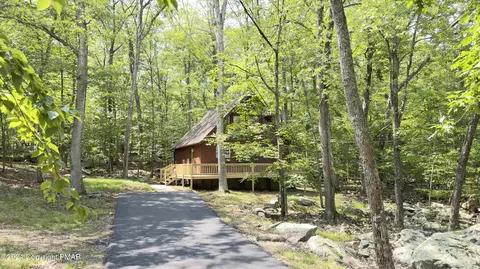 239 Saunders Dr, Bushkill, PA 18324 photo 14