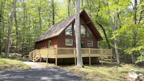 239 Saunders Dr, Bushkill, PA 18324 photo 13