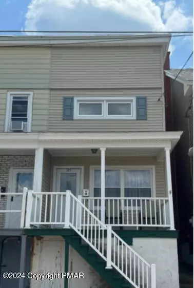 321 E Hazard St, Summit Hill, PA 18250