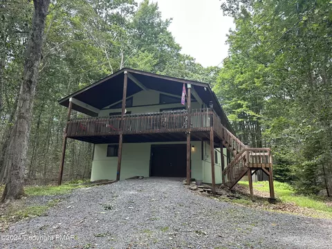 5118 Ash Dr, Pocono Summit, PA 18346