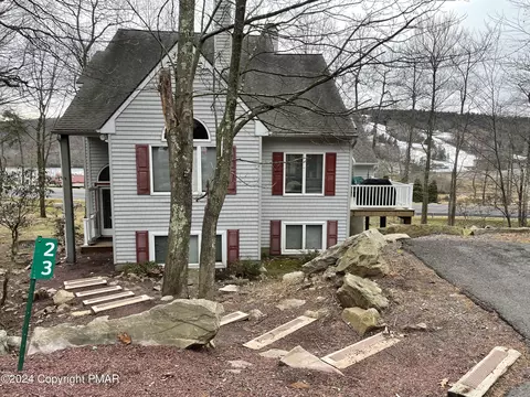 23 Rockspring Ct, Lake Harmony, PA 18624