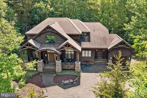 245 Little Pond Cir, Pocono Pines, PA 18350