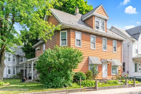 439 Pen Argyl St, Pen Argyl, PA 18072