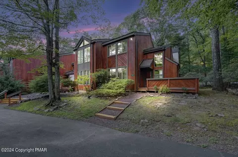 32 Dove Dr, Lake Harmony, PA 18624