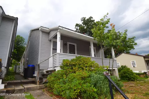 909 Edgemont Ave, Palmerton, PA 18071
