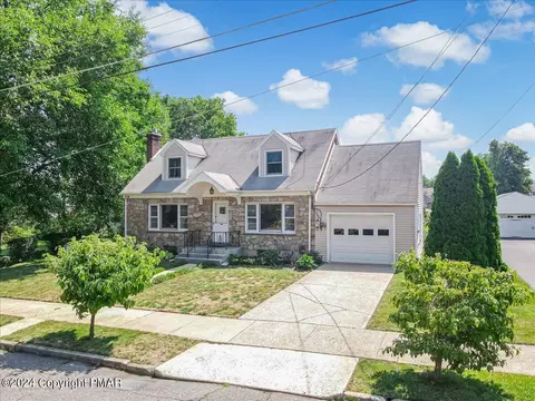 1740 Chelsea Ave, Bethlehem, PA 18018