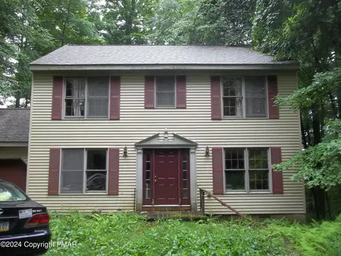 151 Lake Heights Ct, Lake Ariel, PA 18436